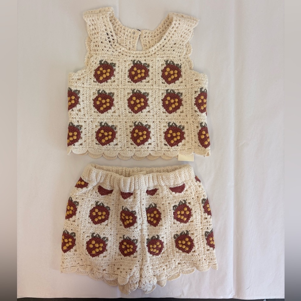 NWT - Rylee + Cru strawberry crochet set - Picture 4 of 4